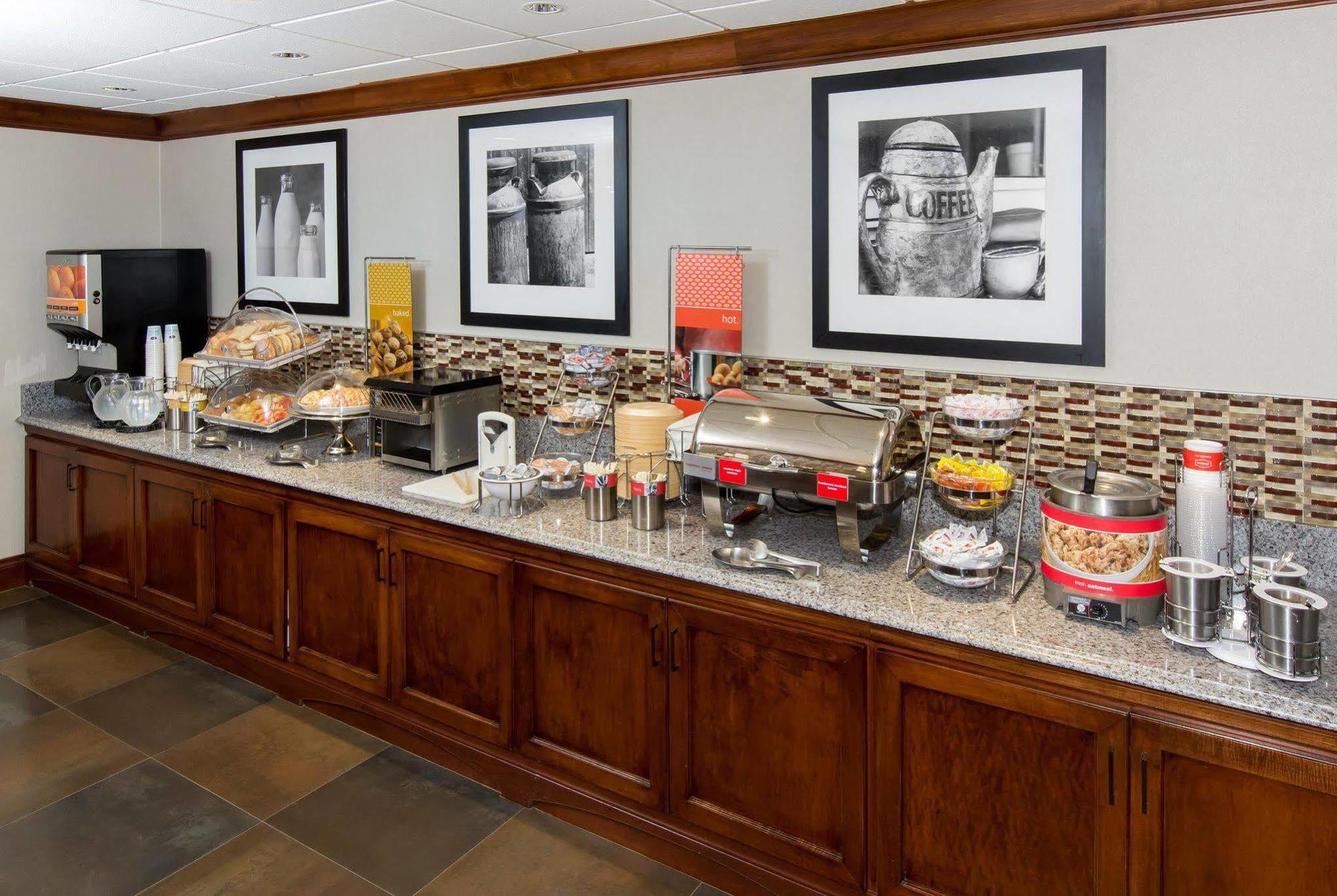 Hampton Inn Boston / Marlborough Restaurant foto